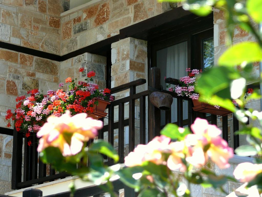 Aparthotel Petrini Gonia Livadherón Exterior foto