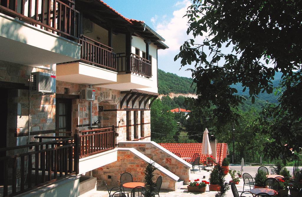 Aparthotel Petrini Gonia Livadherón Exterior foto